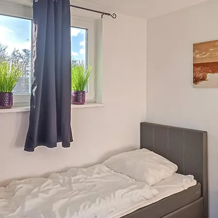 Schönes Haus In Mit Sauna Tossens
