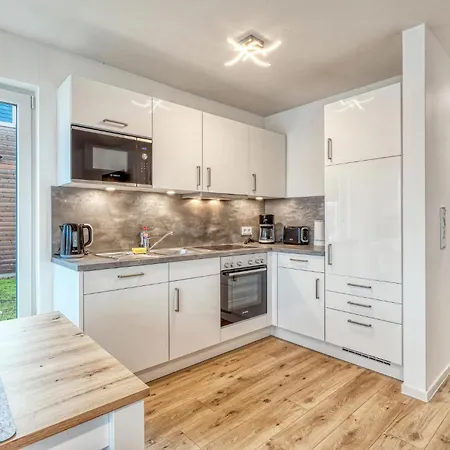 2 Bedroom Beautiful In Tossens